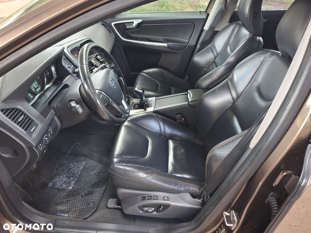 Volvo XC 60 D4 Drive-E Momentum - 25
