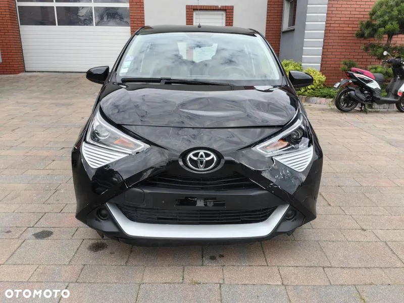 Toyota Aygo x.shift x-play connect - 8