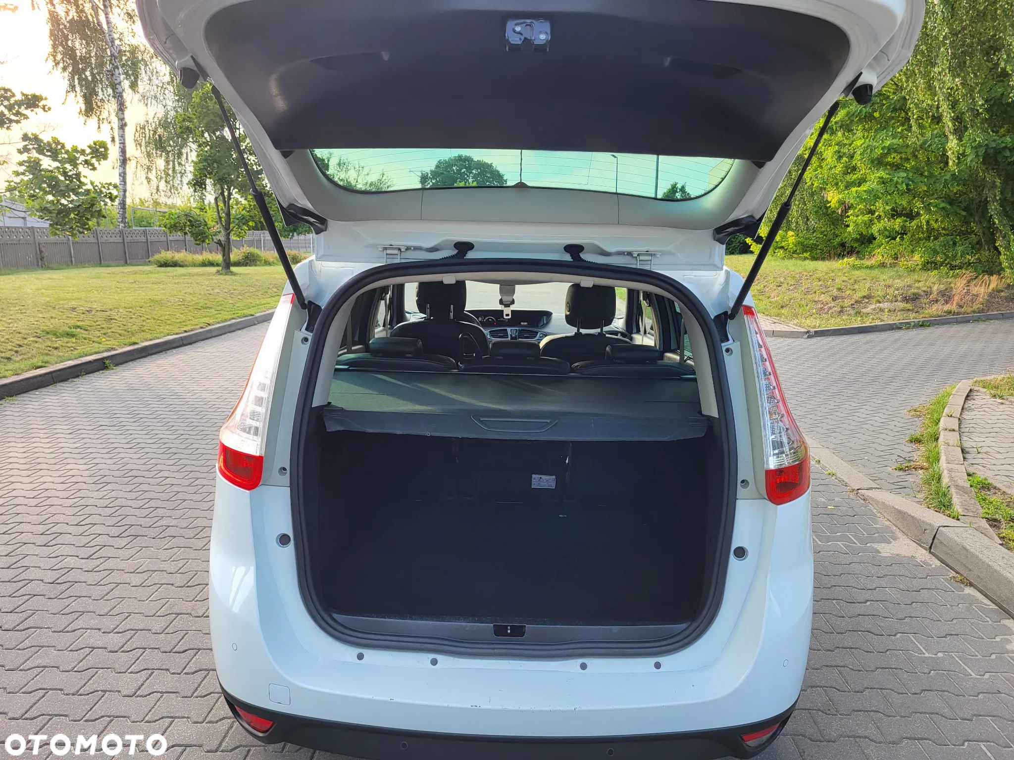 Renault Scenic 2.0 16V 140 CVT Dynamique - 10