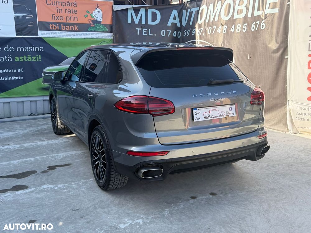 Porsche Cayenne 3.0 L - 26