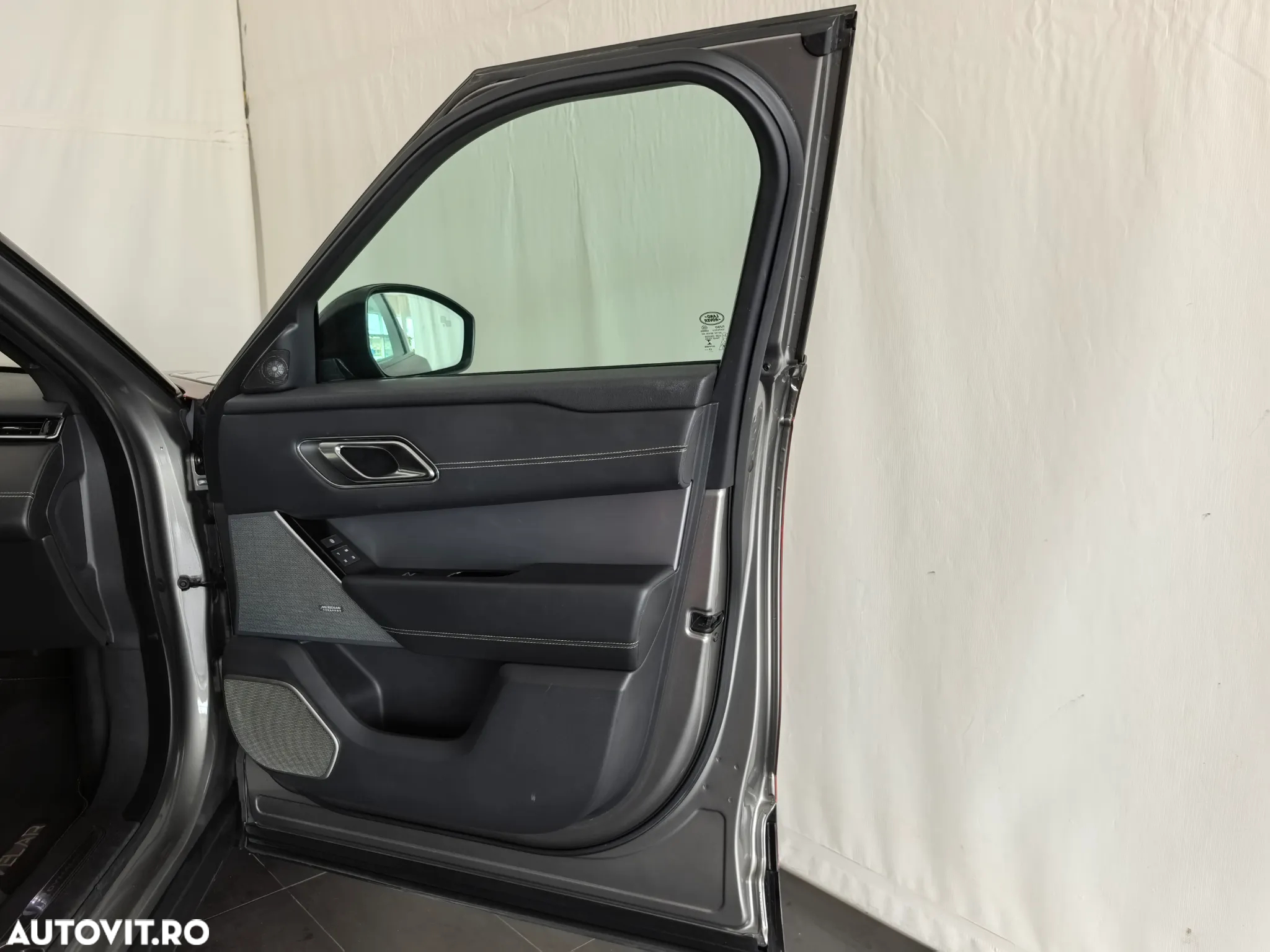 Land Rover Range Rover Velar 2.0 R-Dynamic HSE - 13