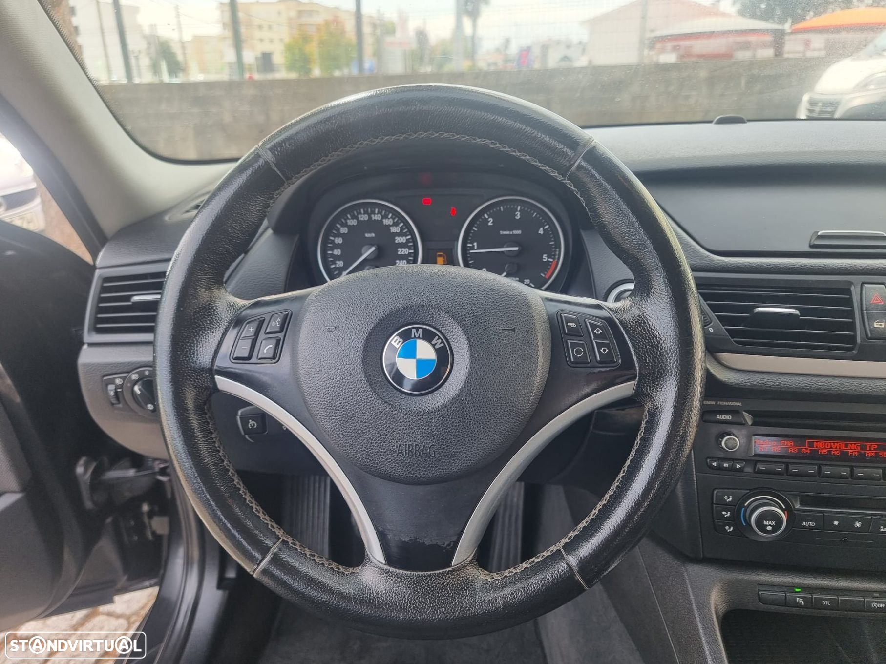 BMW X1 18 d sDrive - 9