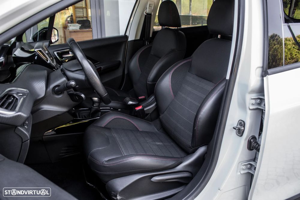 Peugeot 2008 PureTech 110 Stop&Start Allure - 26