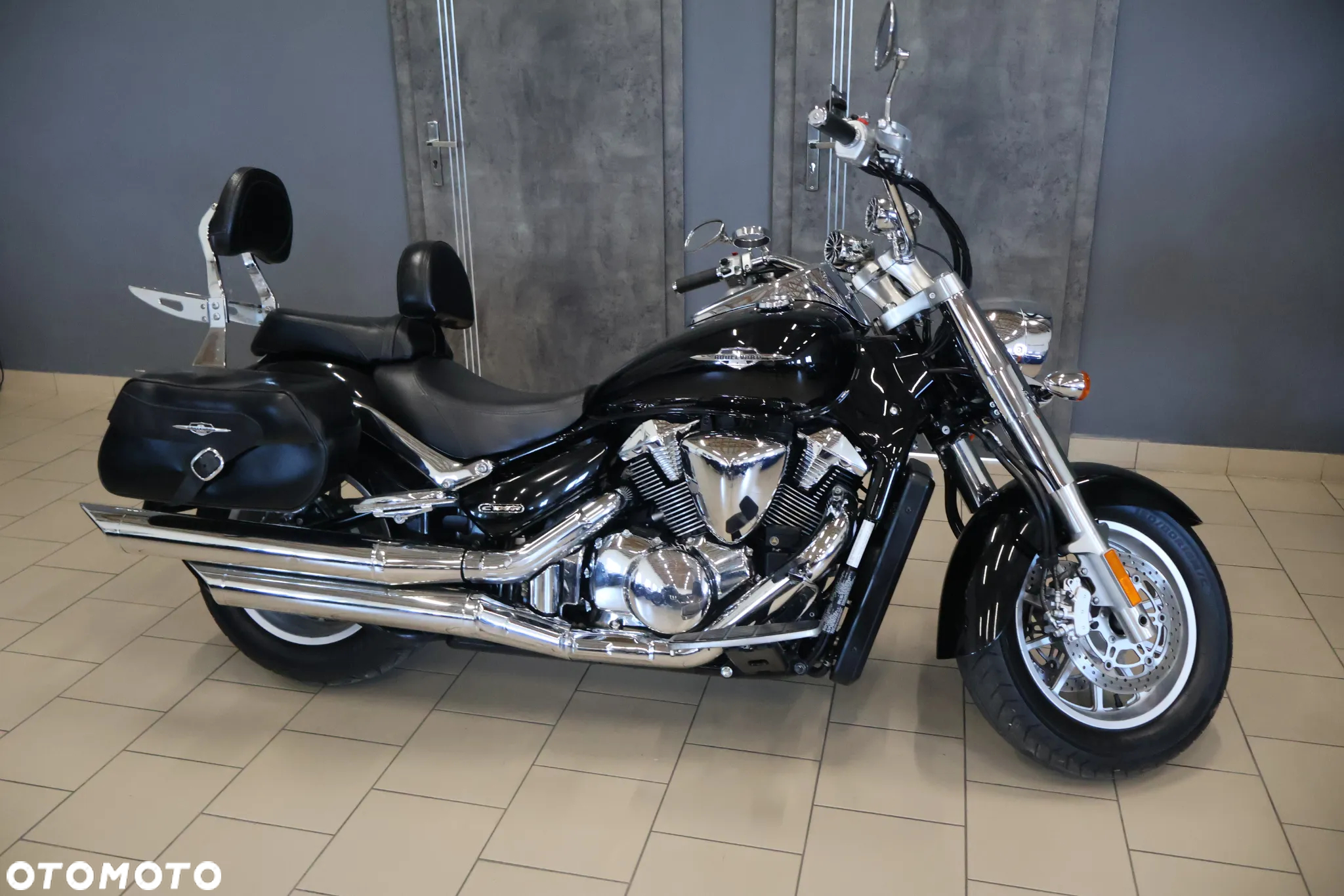 Suzuki Intruder - 9