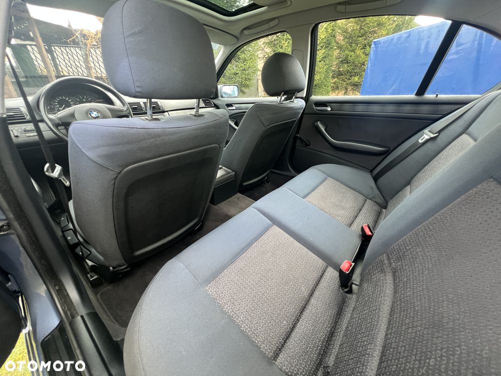 BMW Seria 3 318i Edition Exclusive - 9