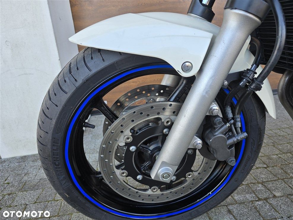 Yamaha XJ - 6