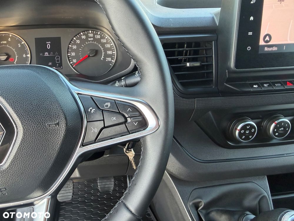 Renault Trafic - 28