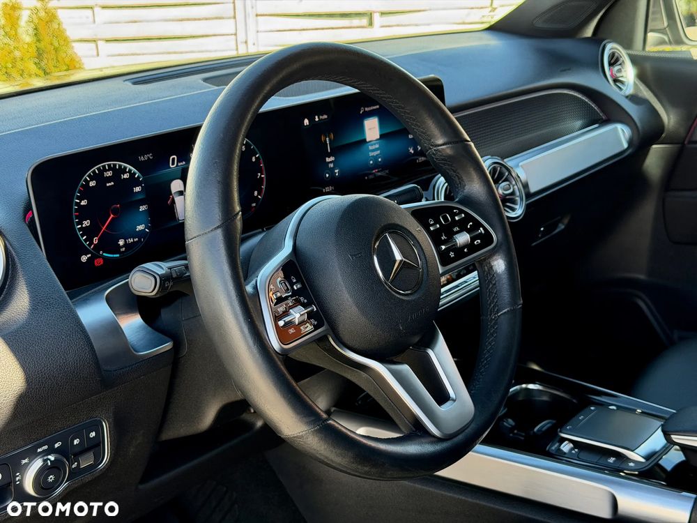 Mercedes-Benz GLB 250 4Matic 8G-DCT - 10