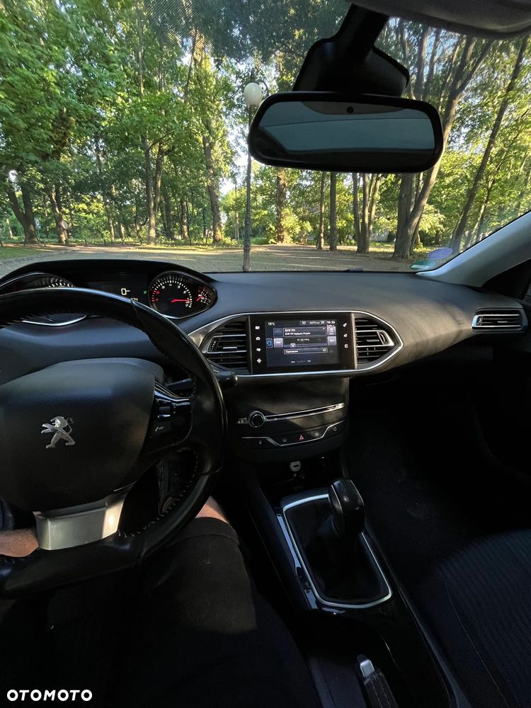 Peugeot 308 1.2 PureTech Business Line S&S - 7