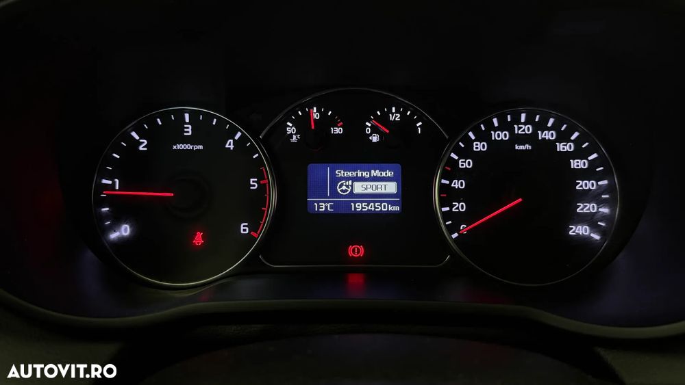 Kia Carens - 24