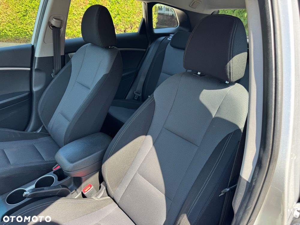 Hyundai i30 blue 1.4 YES Gold - 15