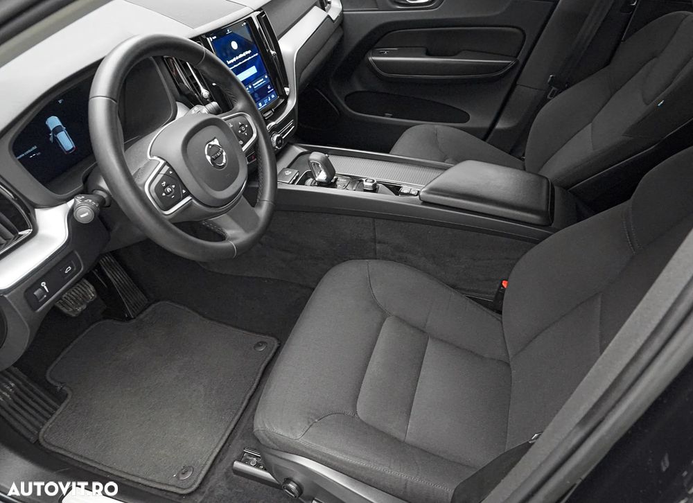 Volvo XC 60 B4 MHEV Momentum Pro - 12
