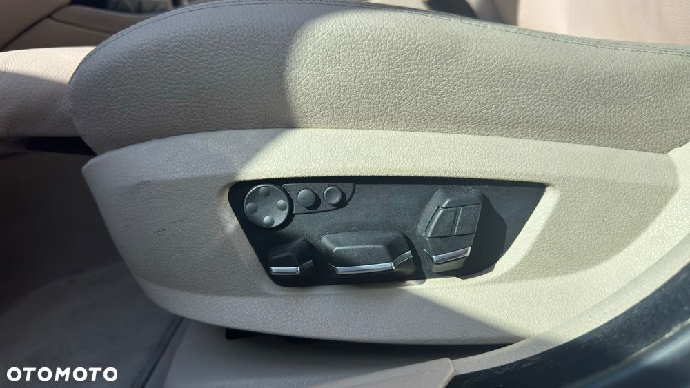 BMW Seria 5 520i - 16