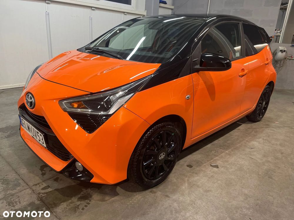 Toyota Aygo 1.0 VVT-i Color Edition - 1
