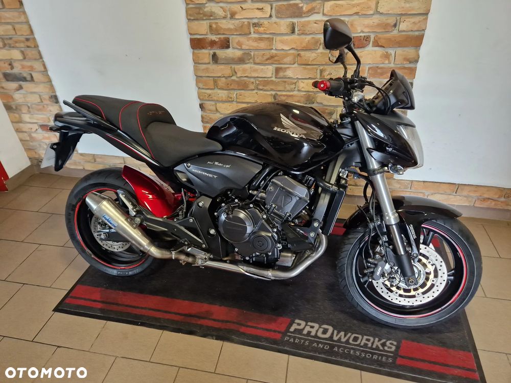 Honda Hornet - 30