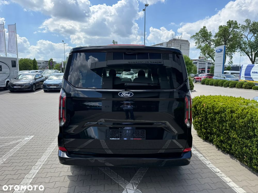 Ford Tourneo Custom - 9
