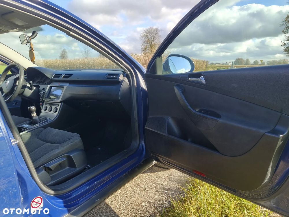 Volkswagen Passat 1.9 TDI Comfortline - 8