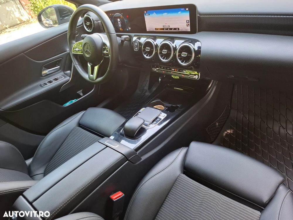 Mercedes-Benz A 200 7G-DCT Progressive - 9