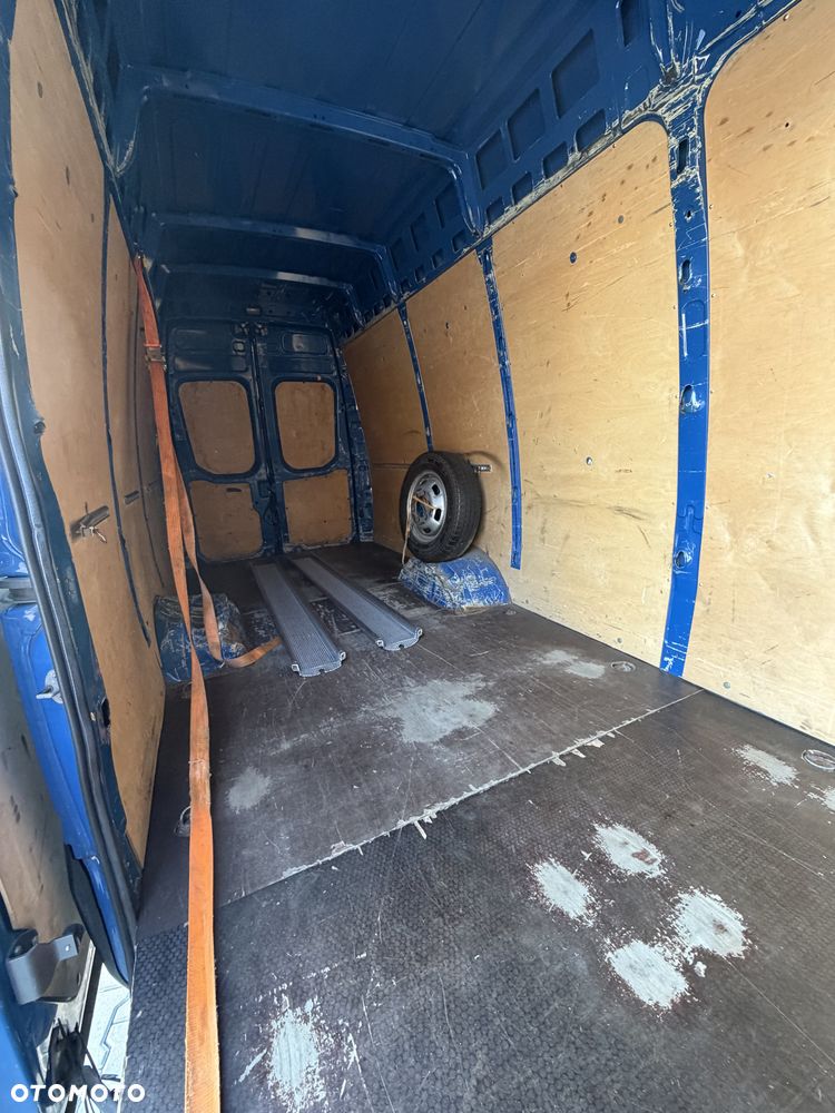 Iveco 35C18 - 12
