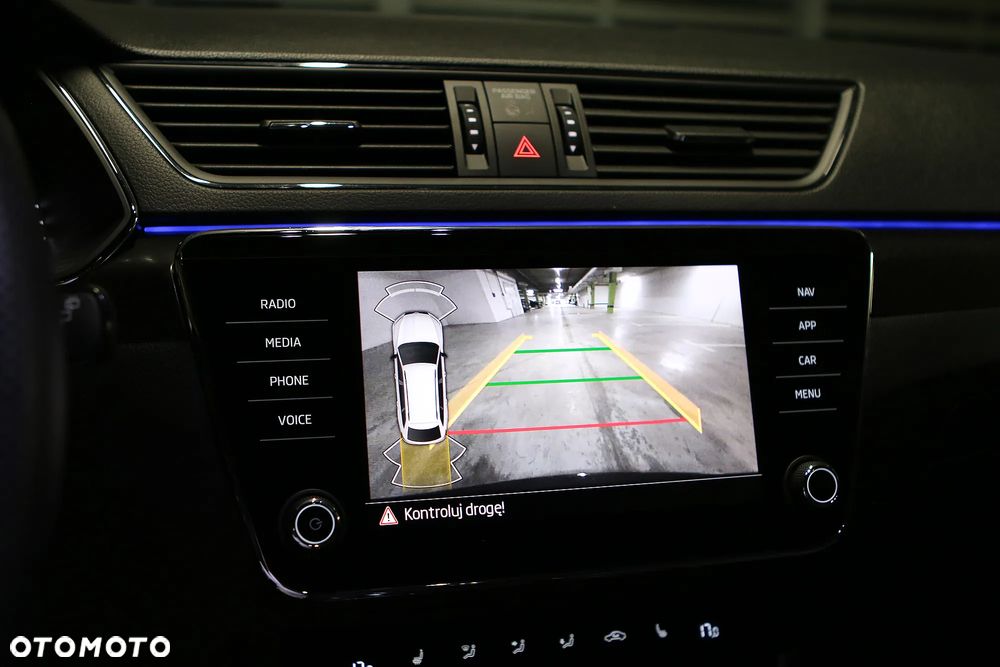 Skoda Superb 2.0 TDI SCR Sportline DSG - 34