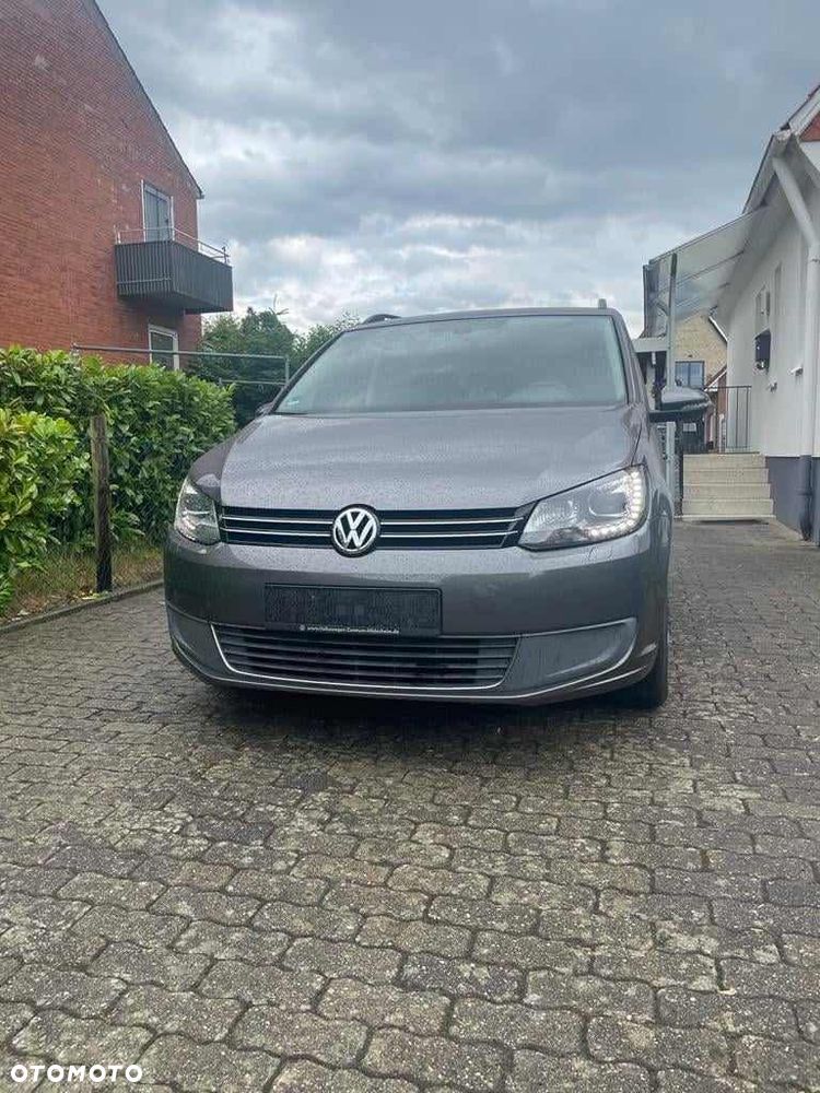 Volkswagen Touran - 1