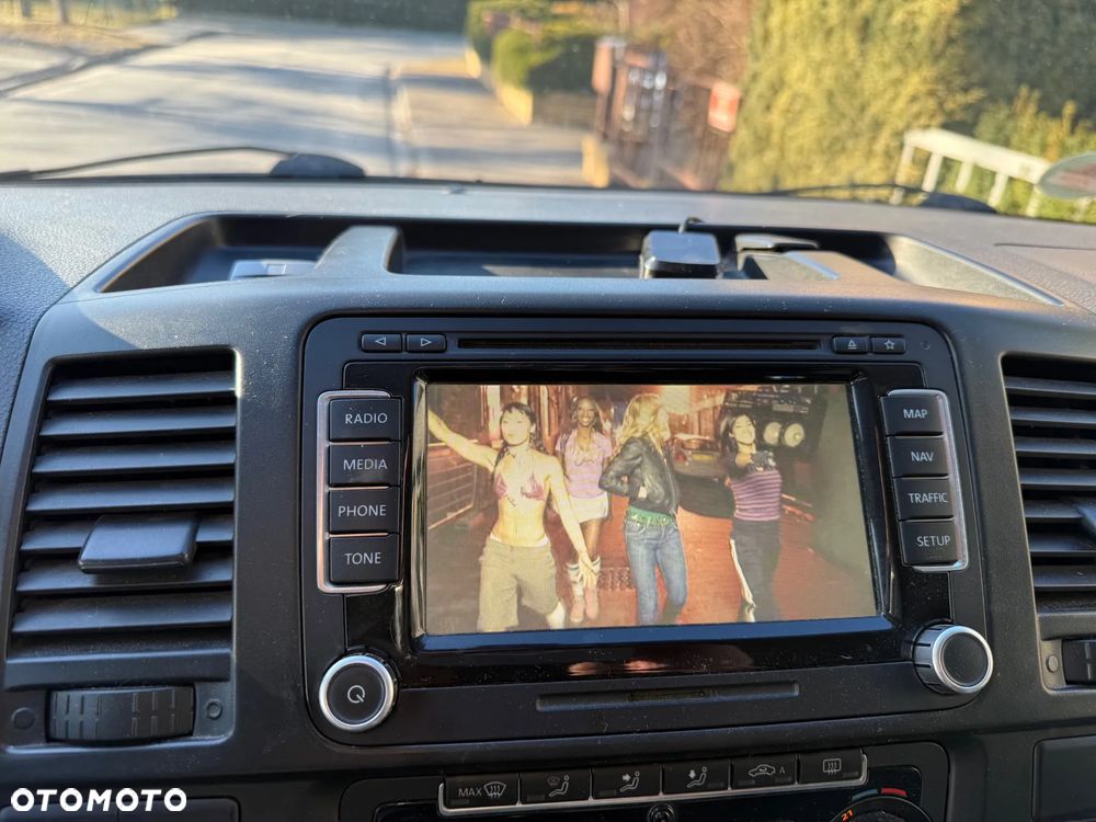 Volkswagen Multivan - 25