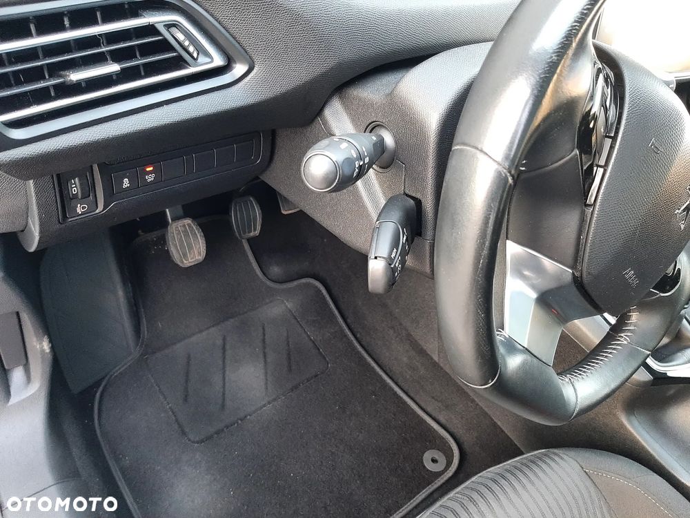 Peugeot 308 1.6 BlueHDi Active S&S - 16