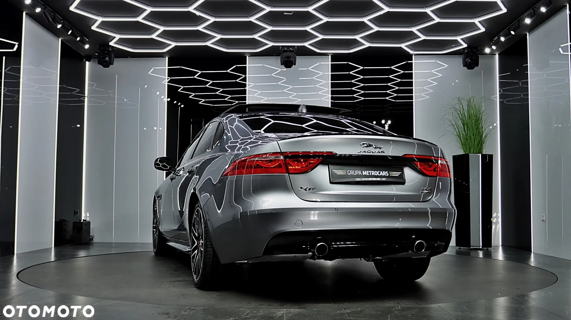 Jaguar XF 2.0 T AWD R-Sport - 7