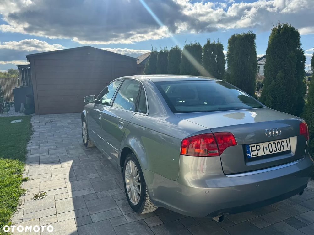 Audi A4 Limousine - 8