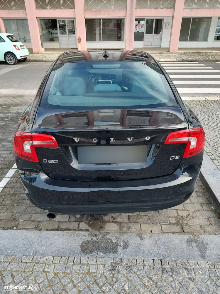 Volvo S60 2.0 D3 Momentum - 4