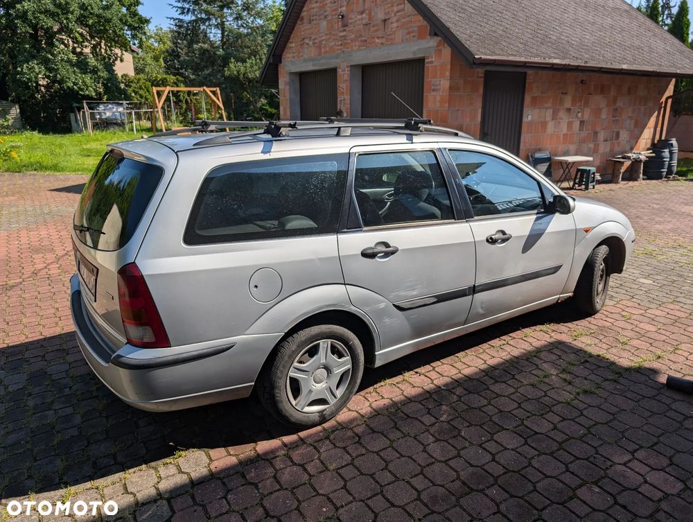 Ford Focus 1.8 Di Ambiente - 6