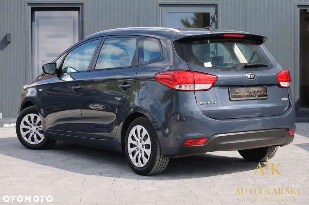 Kia Carens - 10