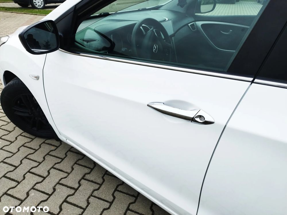 Hyundai i30 blue 1.4 Style - 7