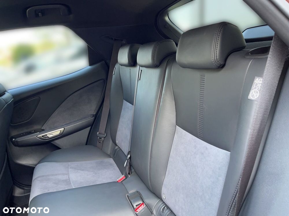 Lexus LBX 1.5 Hybrid Original Edition - 6