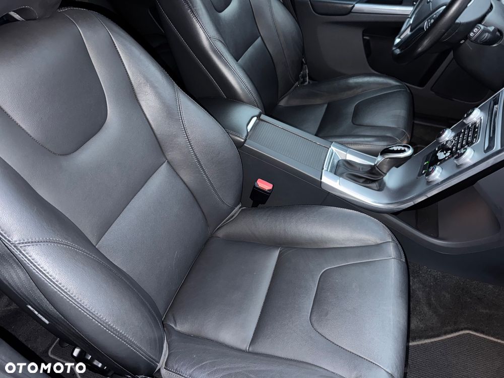 Volvo XC 60 D3 Drive-E Momentum - 8