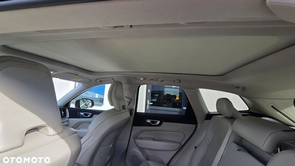 Volvo XC 60 B5 B AWD Core - 19