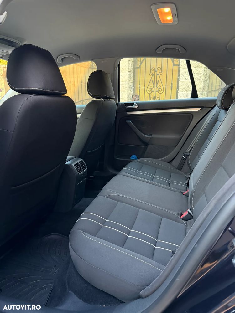 Volkswagen Jetta - 13