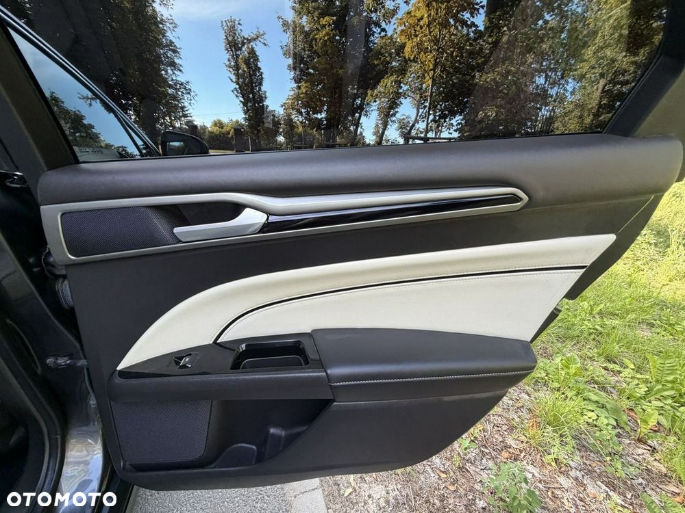 Ford Mondeo - 27
