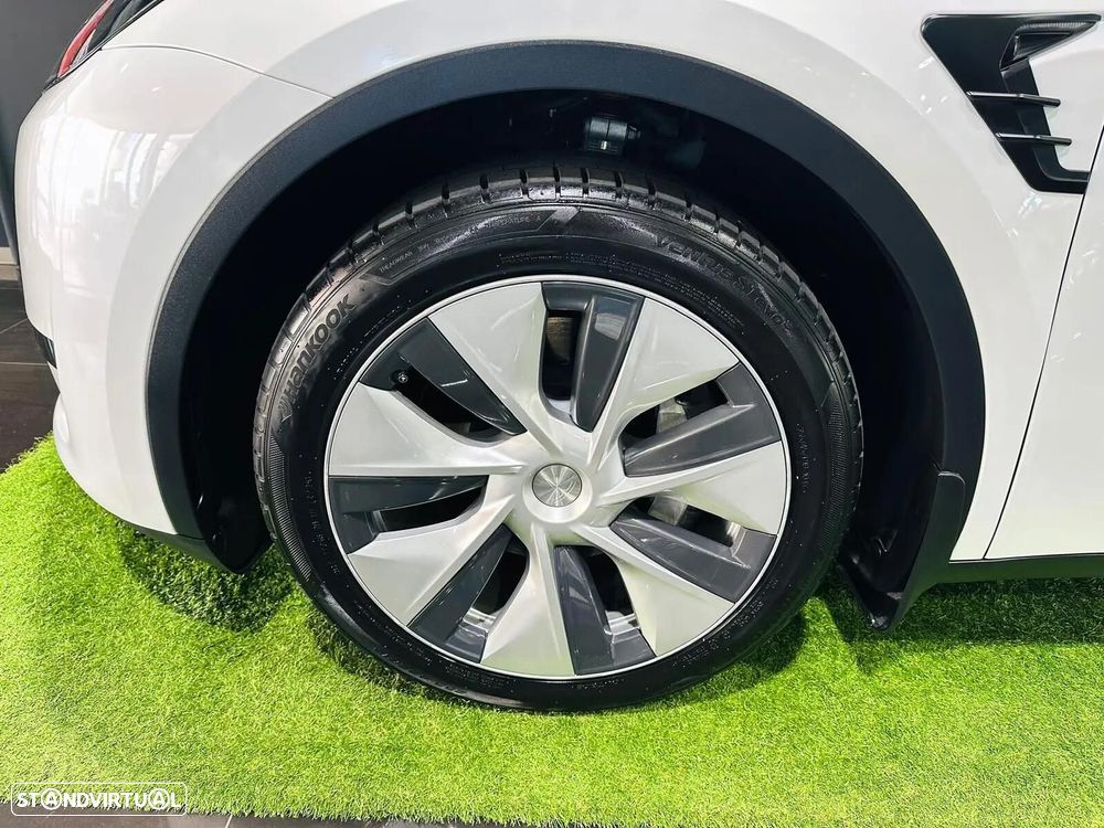 Tesla Model Y Standard - 19