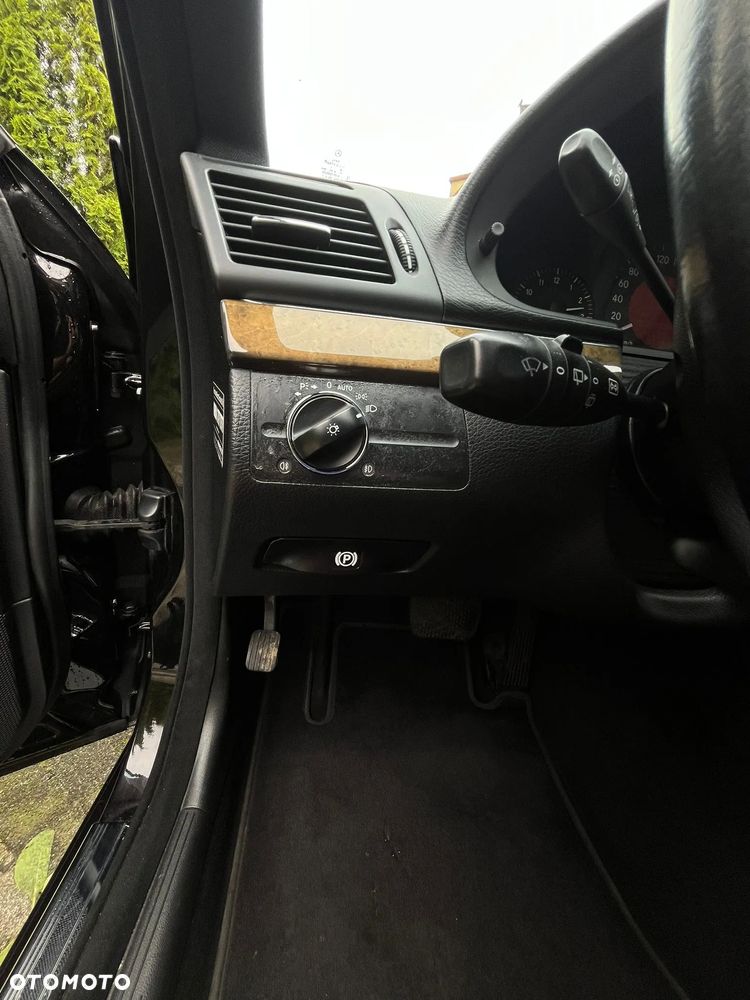 Mercedes-Benz Klasa E - 21