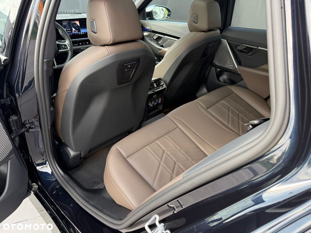 BMW Seria 5 520d xDrive Touring - 33