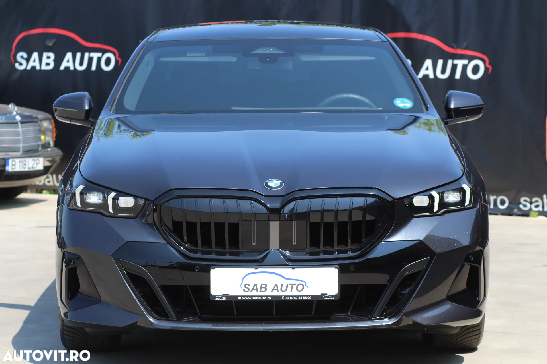 BMW Seria 5 520d xDrive AT MHEV - 2