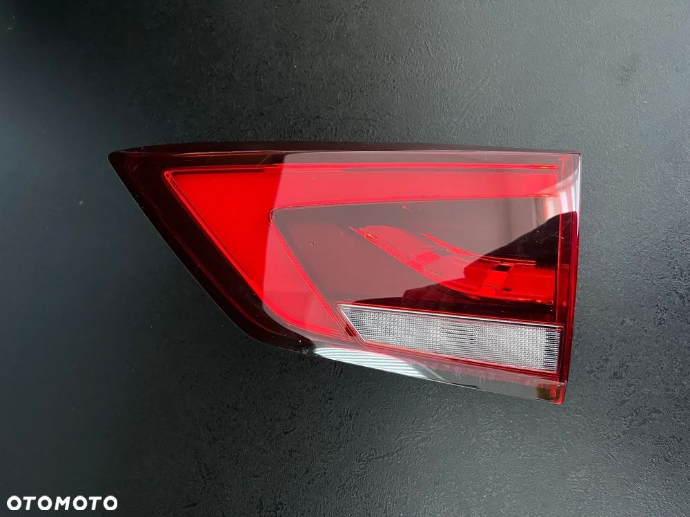 MG ZS EV 2023 - LAMPA BAGAŻNIKA PRAWY TYŁ A31005R0100 - 1