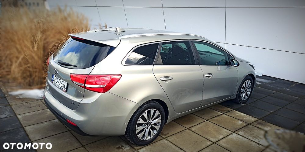 Kia Ceed 1.6 CRDi 136 DCT ISG Platinum Edition - 9