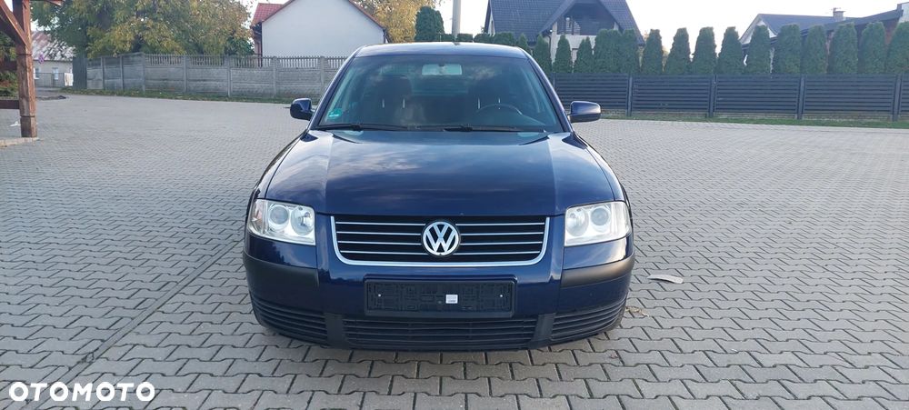 Volkswagen Passat - 4
