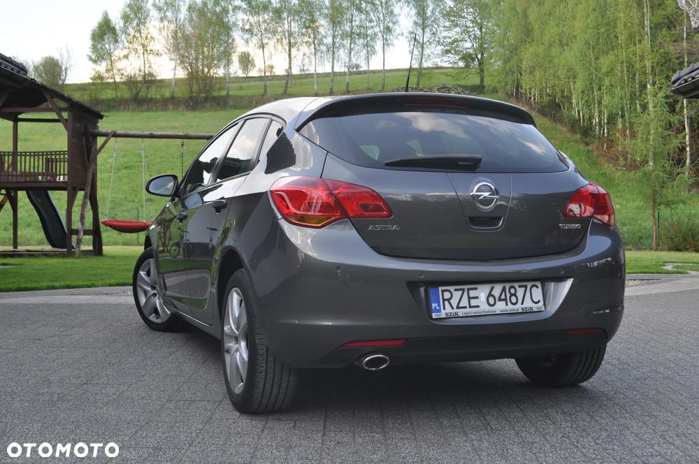 Opel Astra 1.4 Turbo Cosmo - 4