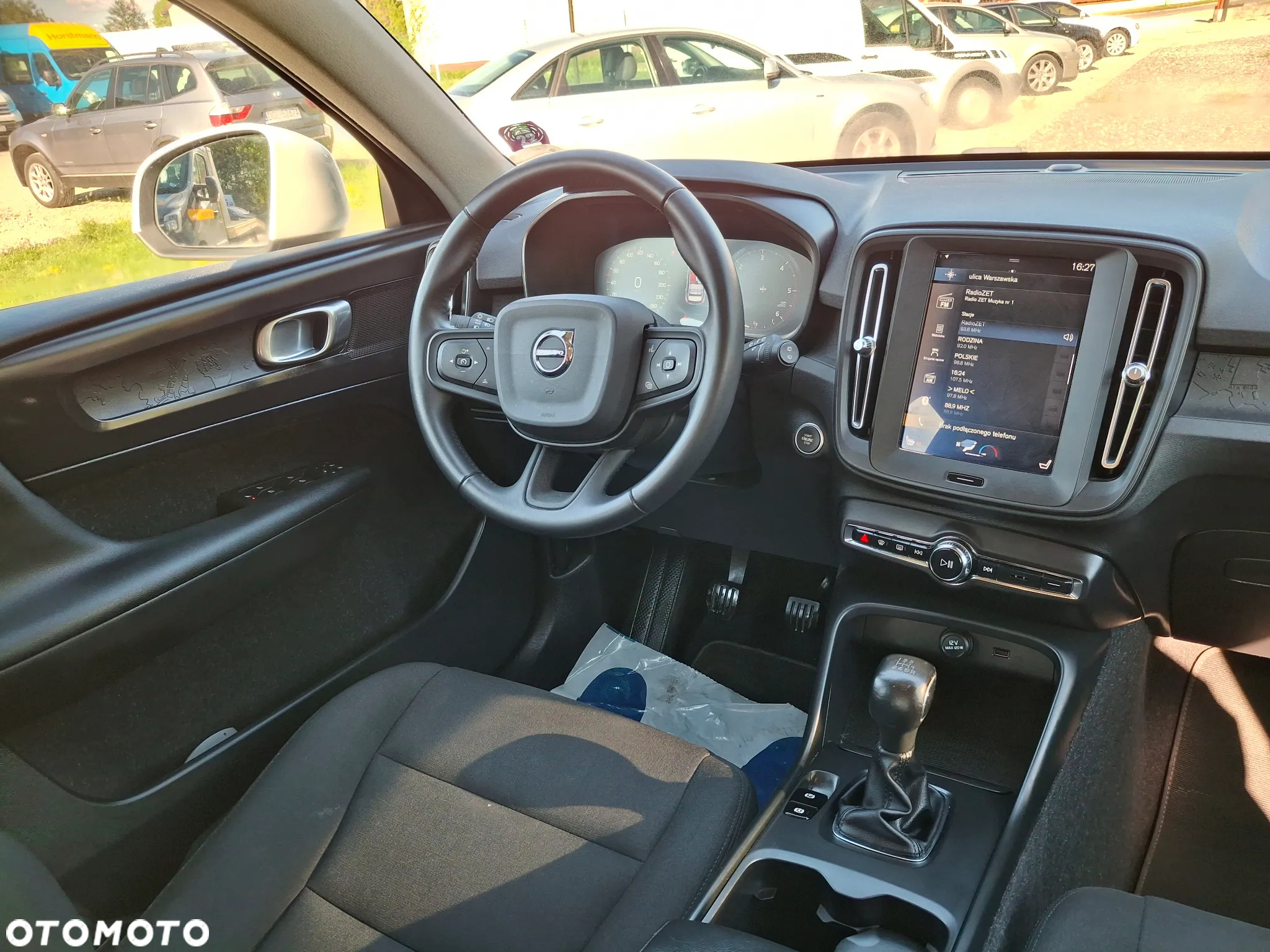 Volvo XC 40 D3 AWD Momentum Pro - 23