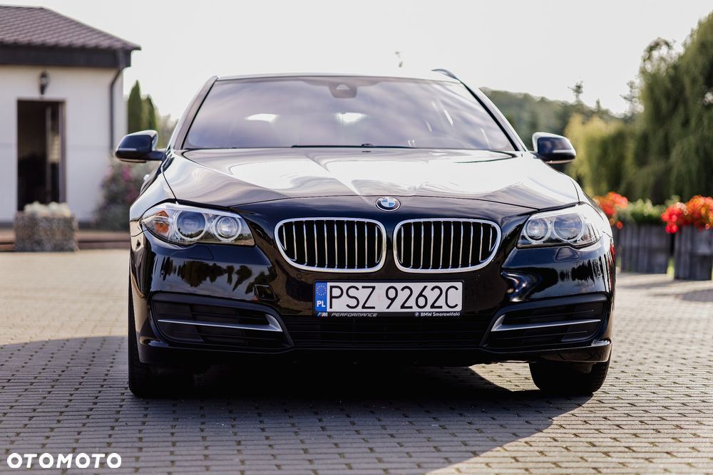 BMW Seria 5 530d xDrive - 7
