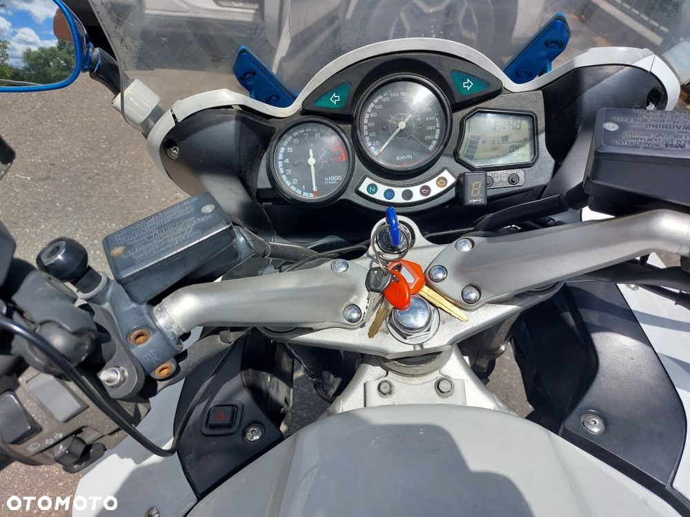 Yamaha FJR - 6