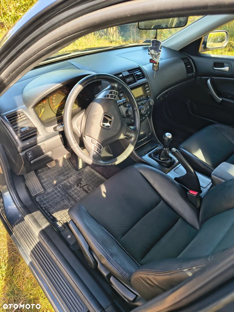 Honda Accord 2.0 Executive - 11